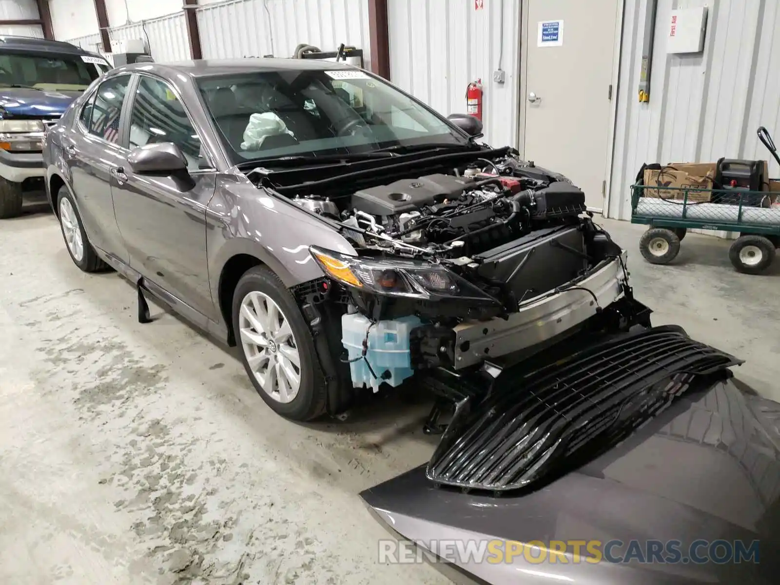 1 Photograph of a damaged car 4T1C11AK6LU934057 TOYOTA CAMRY 2020