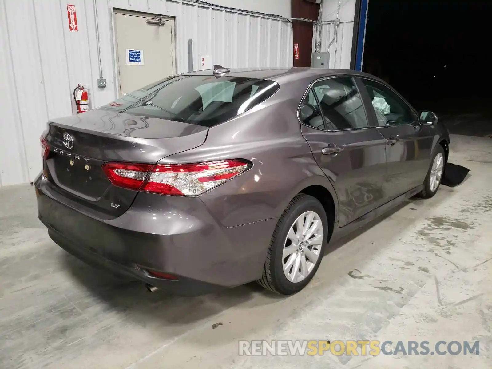 4 Photograph of a damaged car 4T1C11AK6LU934057 TOYOTA CAMRY 2020