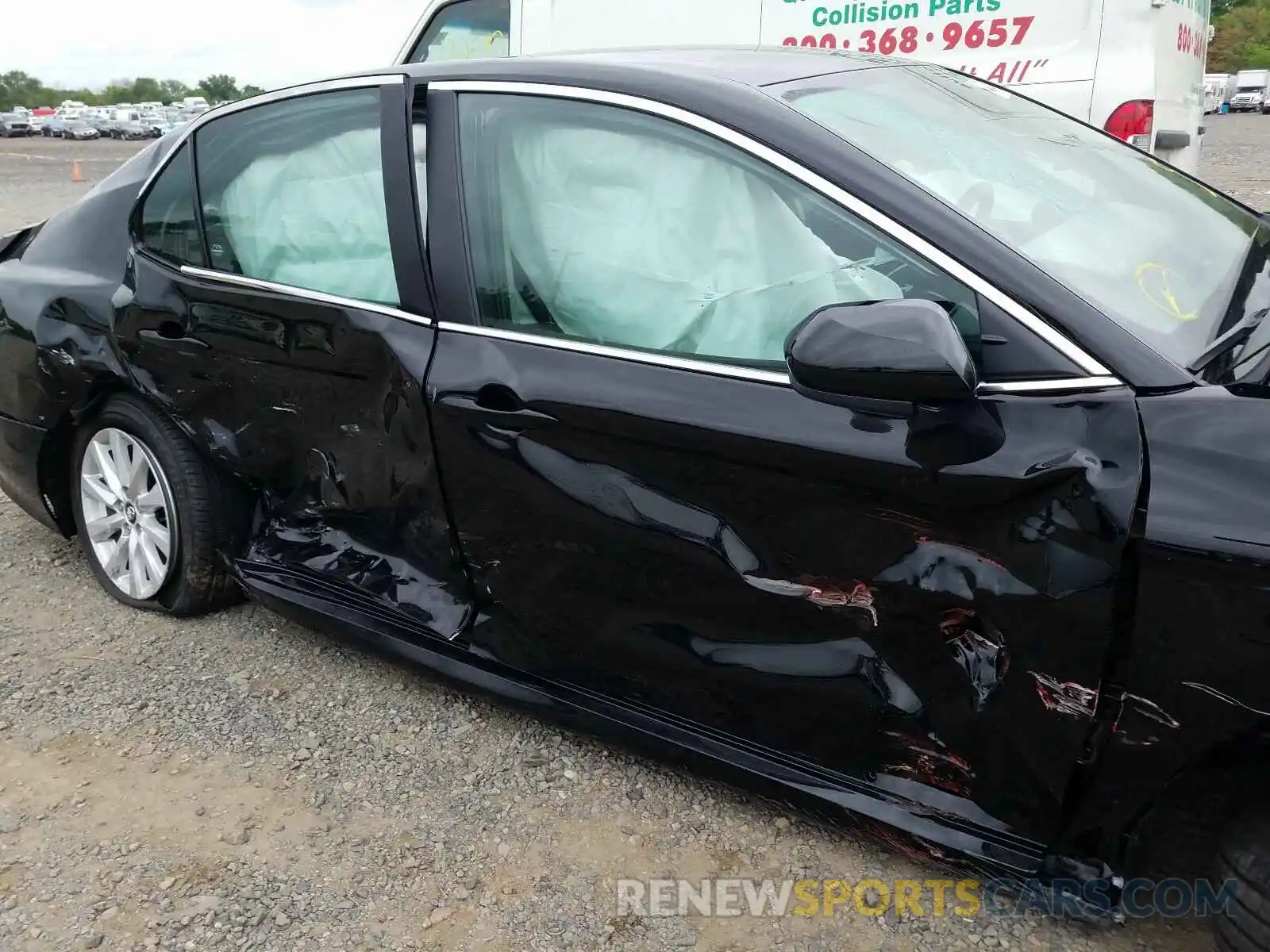 9 Photograph of a damaged car 4T1C11AK6LU936665 TOYOTA CAMRY 2020