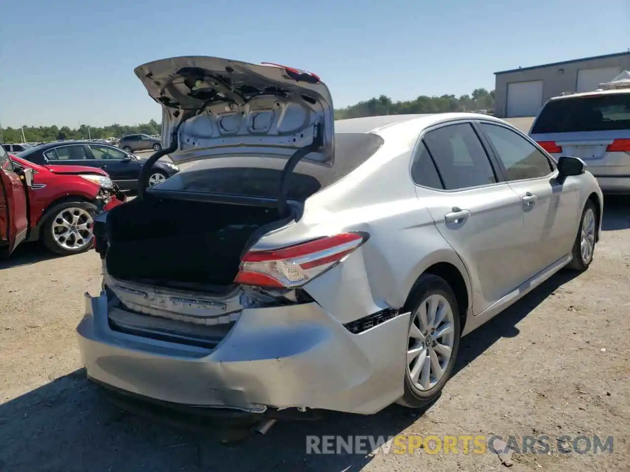 4 Photograph of a damaged car 4T1C11AK6LU937346 TOYOTA CAMRY 2020