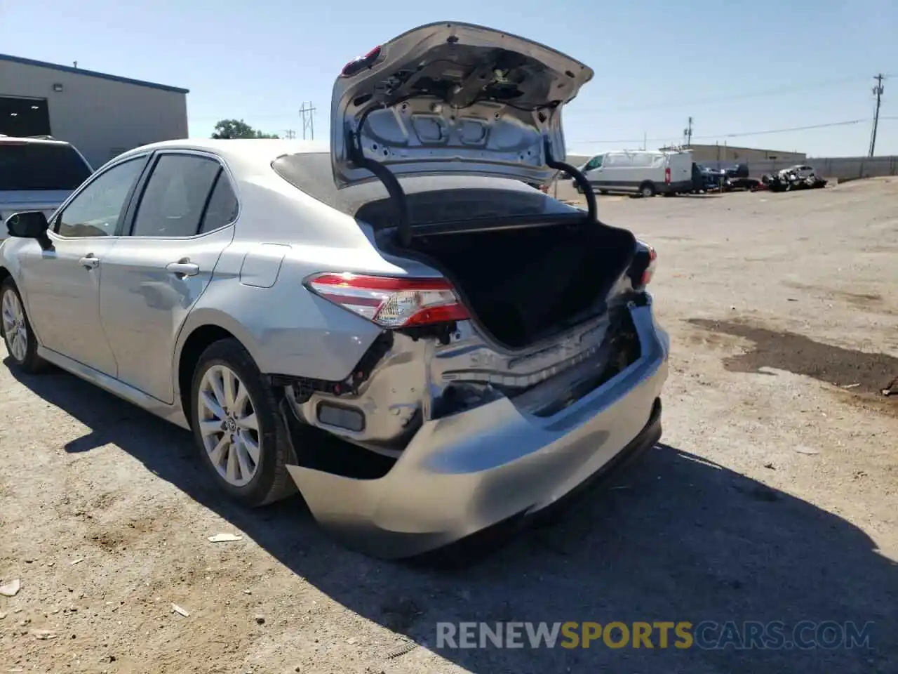 9 Photograph of a damaged car 4T1C11AK6LU937346 TOYOTA CAMRY 2020