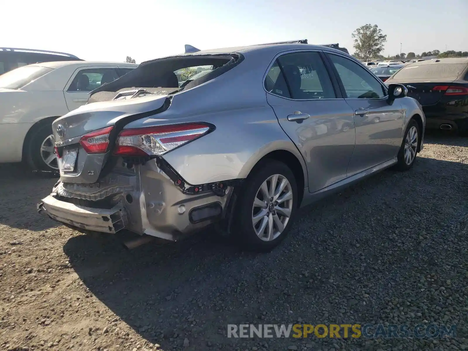 4 Photograph of a damaged car 4T1C11AK6LU939100 TOYOTA CAMRY 2020