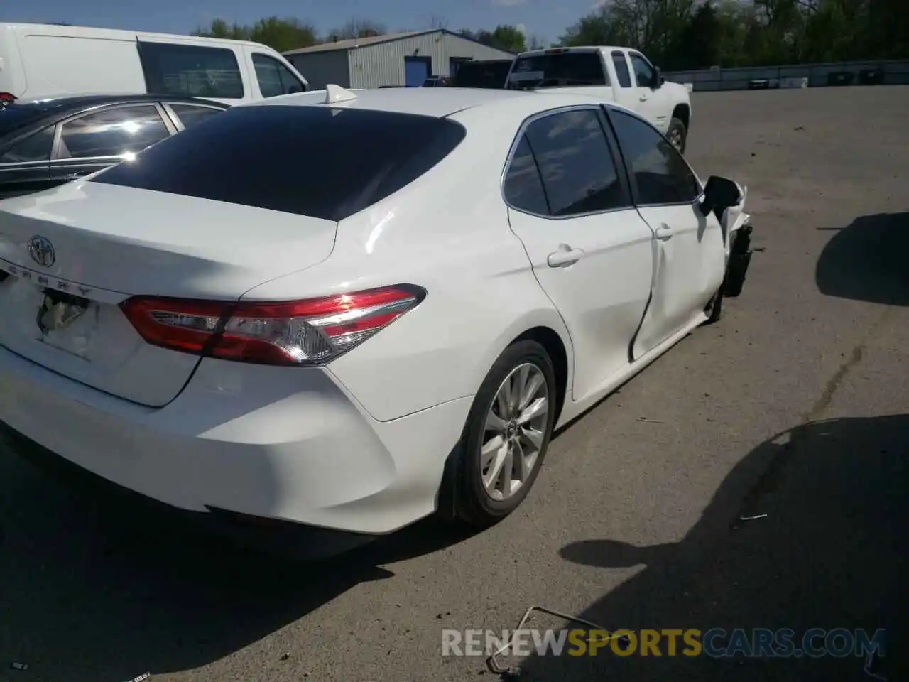 4 Photograph of a damaged car 4T1C11AK6LU939422 TOYOTA CAMRY 2020