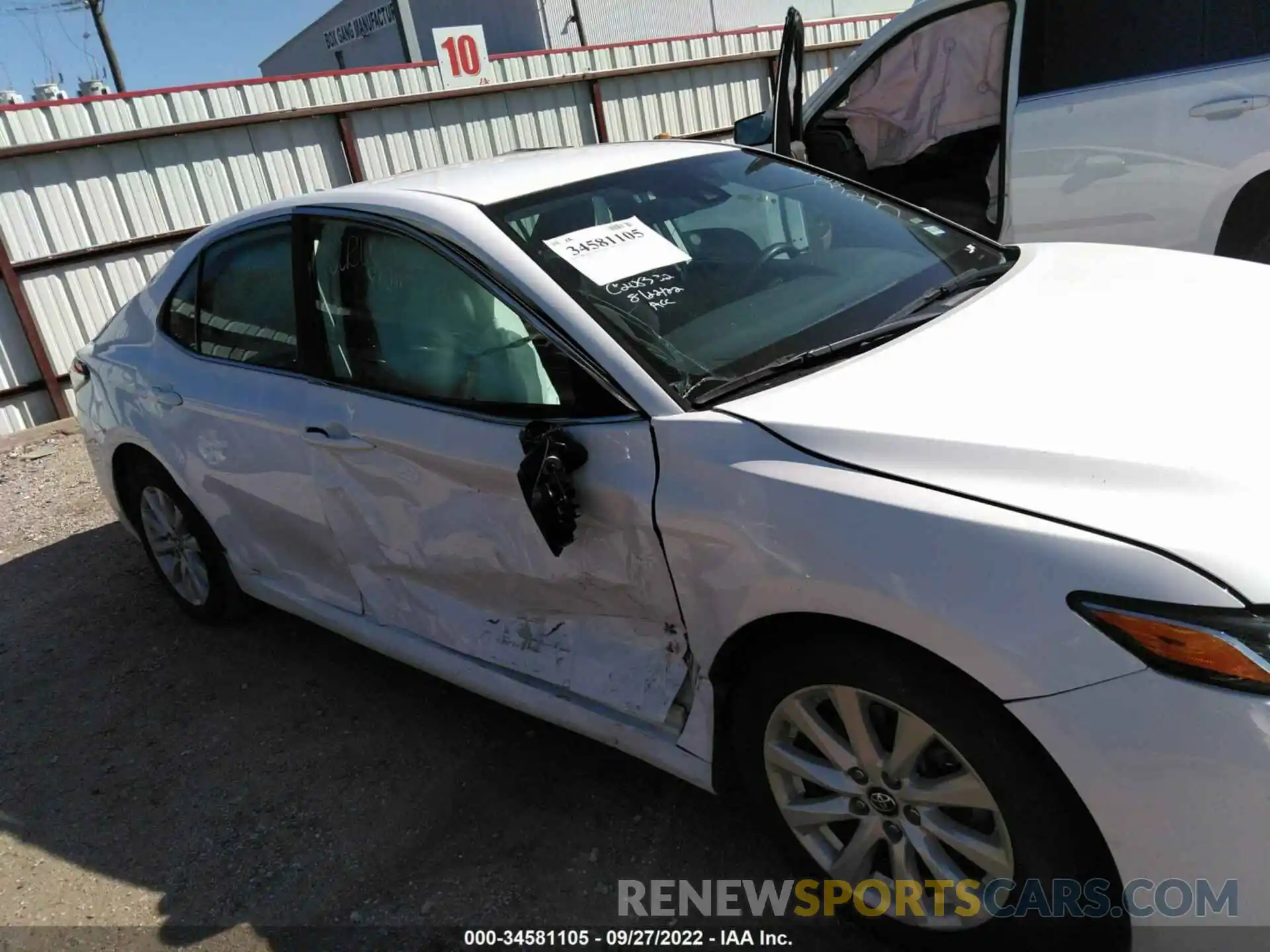 6 Photograph of a damaged car 4T1C11AK6LU942417 TOYOTA CAMRY 2020