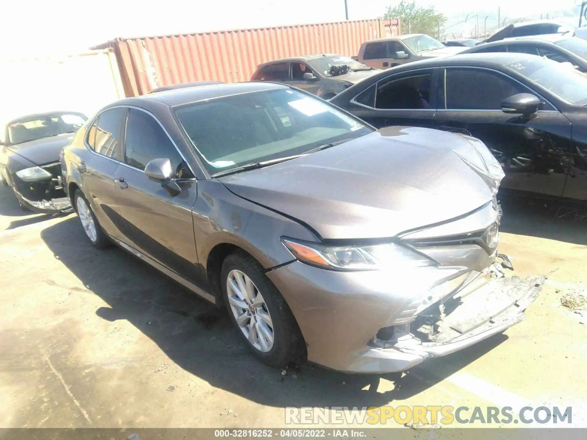 1 Photograph of a damaged car 4T1C11AK6LU949254 TOYOTA CAMRY 2020