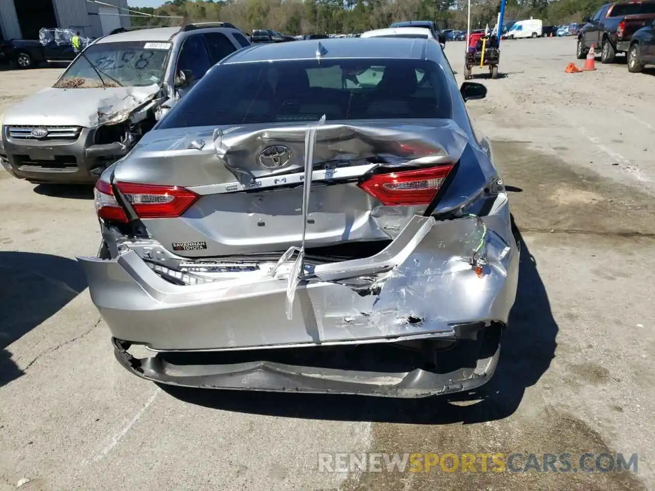 9 Photograph of a damaged car 4T1C11AK6LU955488 TOYOTA CAMRY 2020