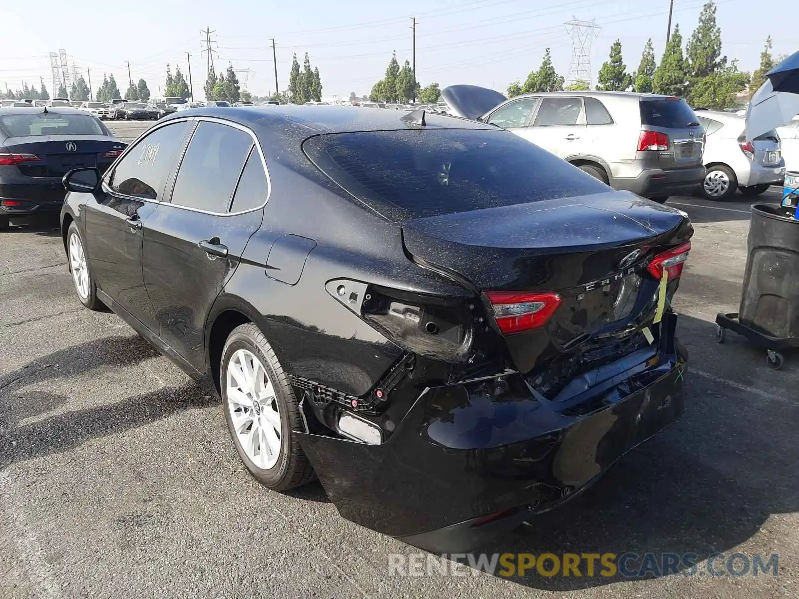 3 Photograph of a damaged car 4T1C11AK6LU957032 TOYOTA CAMRY 2020