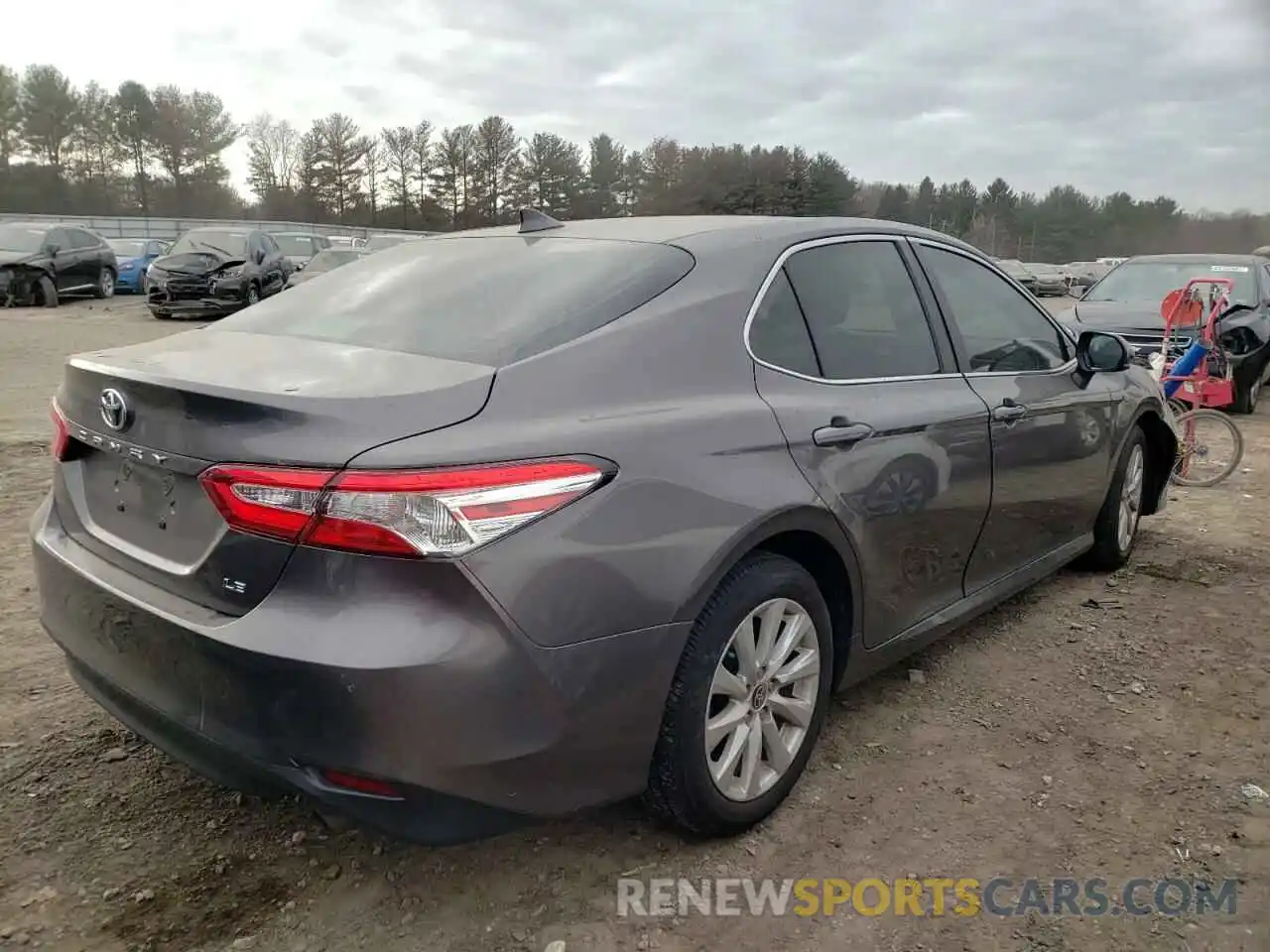 4 Photograph of a damaged car 4T1C11AK6LU959041 TOYOTA CAMRY 2020