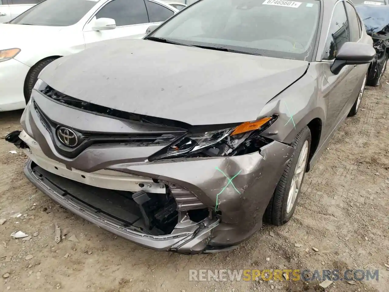 9 Photograph of a damaged car 4T1C11AK6LU959041 TOYOTA CAMRY 2020