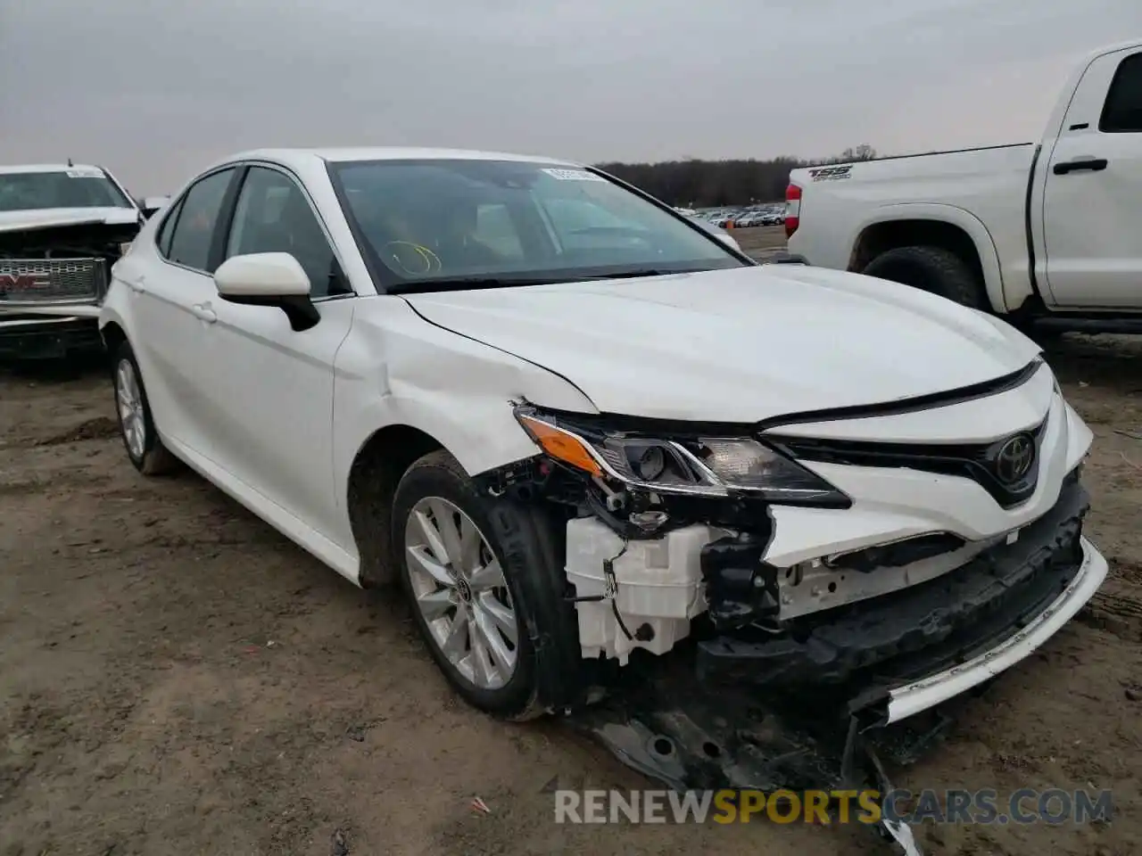 1 Photograph of a damaged car 4T1C11AK6LU959654 TOYOTA CAMRY 2020