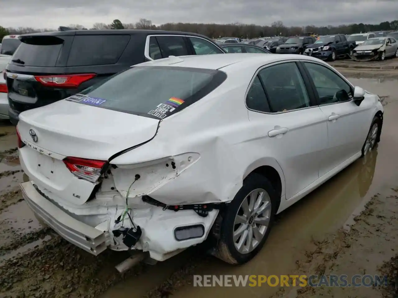 4 Photograph of a damaged car 4T1C11AK6LU959654 TOYOTA CAMRY 2020