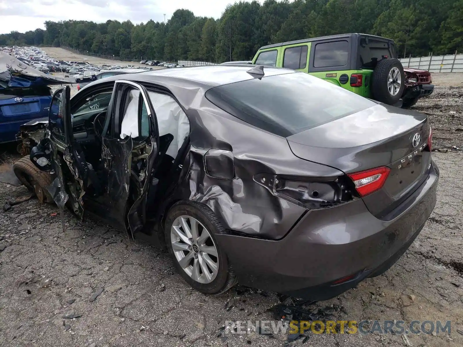 3 Photograph of a damaged car 4T1C11AK6LU963882 TOYOTA CAMRY 2020