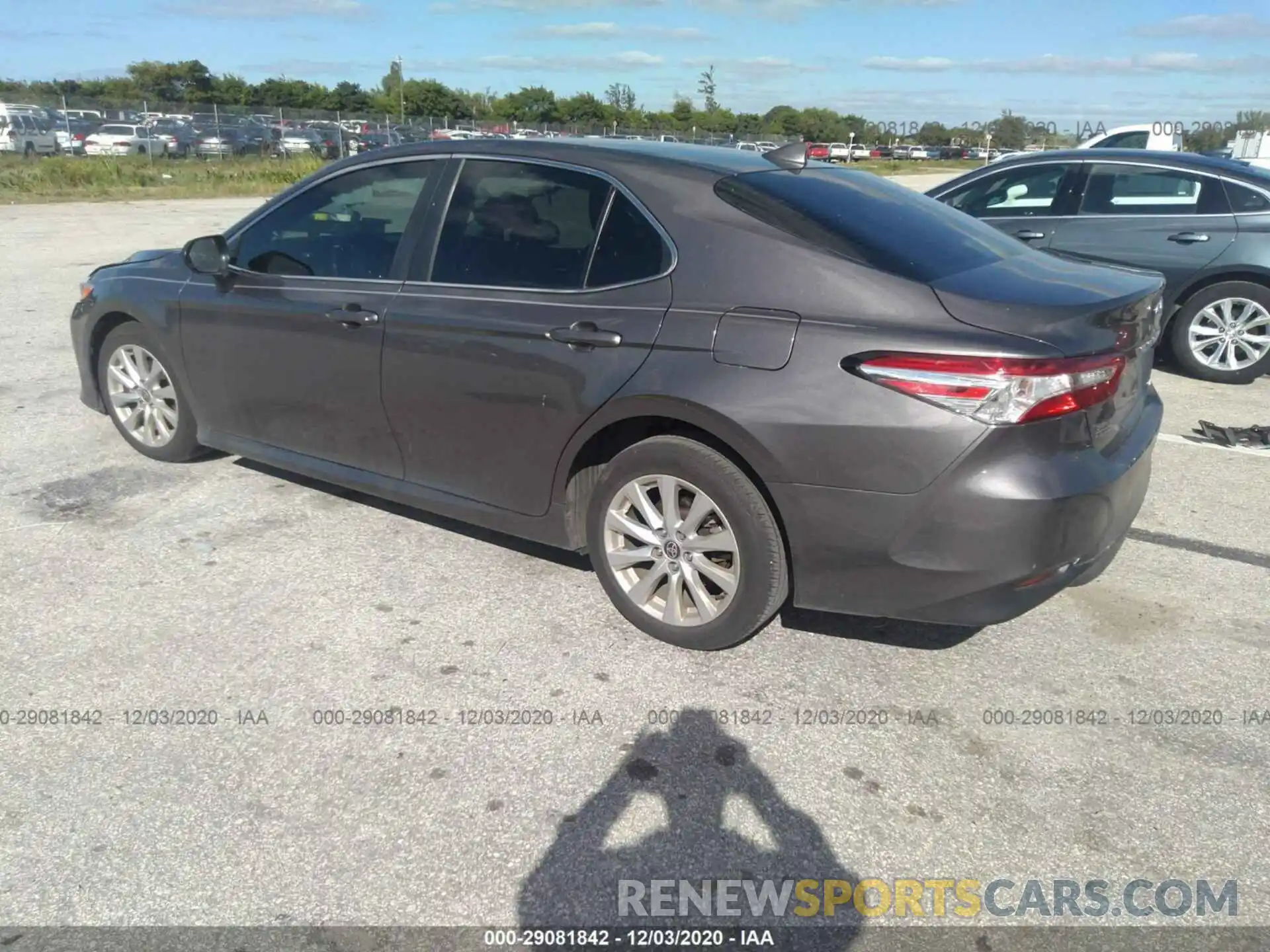 3 Photograph of a damaged car 4T1C11AK6LU965485 TOYOTA CAMRY 2020