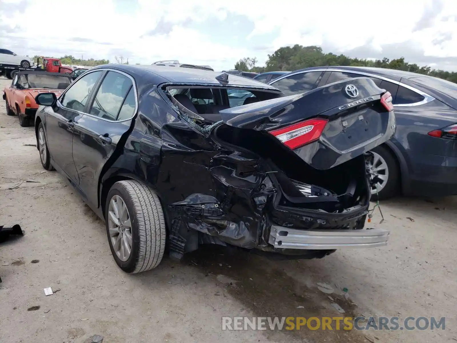 3 Photograph of a damaged car 4T1C11AK6LU971657 TOYOTA CAMRY 2020