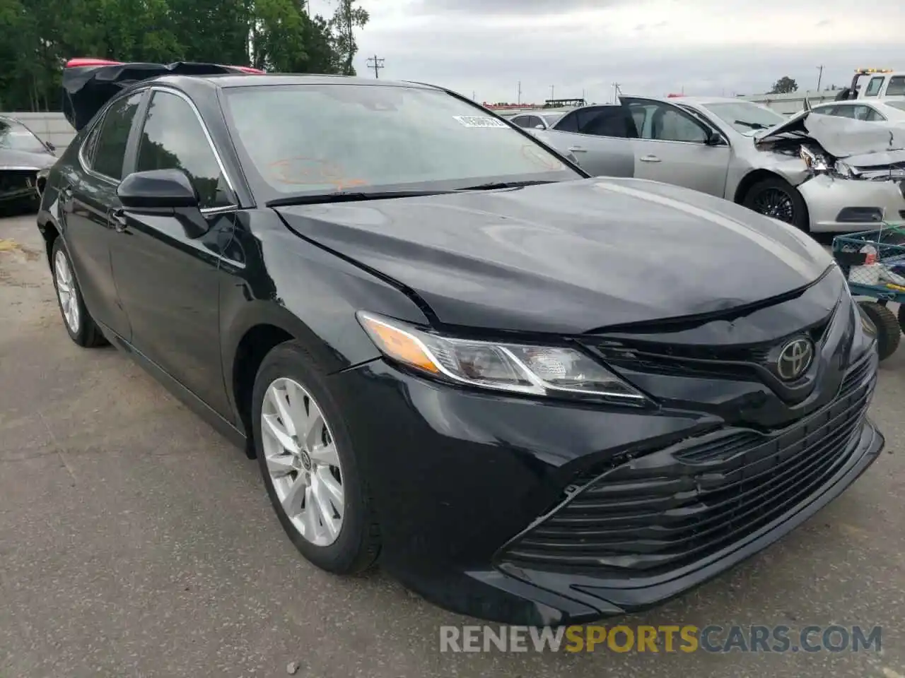 1 Photograph of a damaged car 4T1C11AK6LU972324 TOYOTA CAMRY 2020