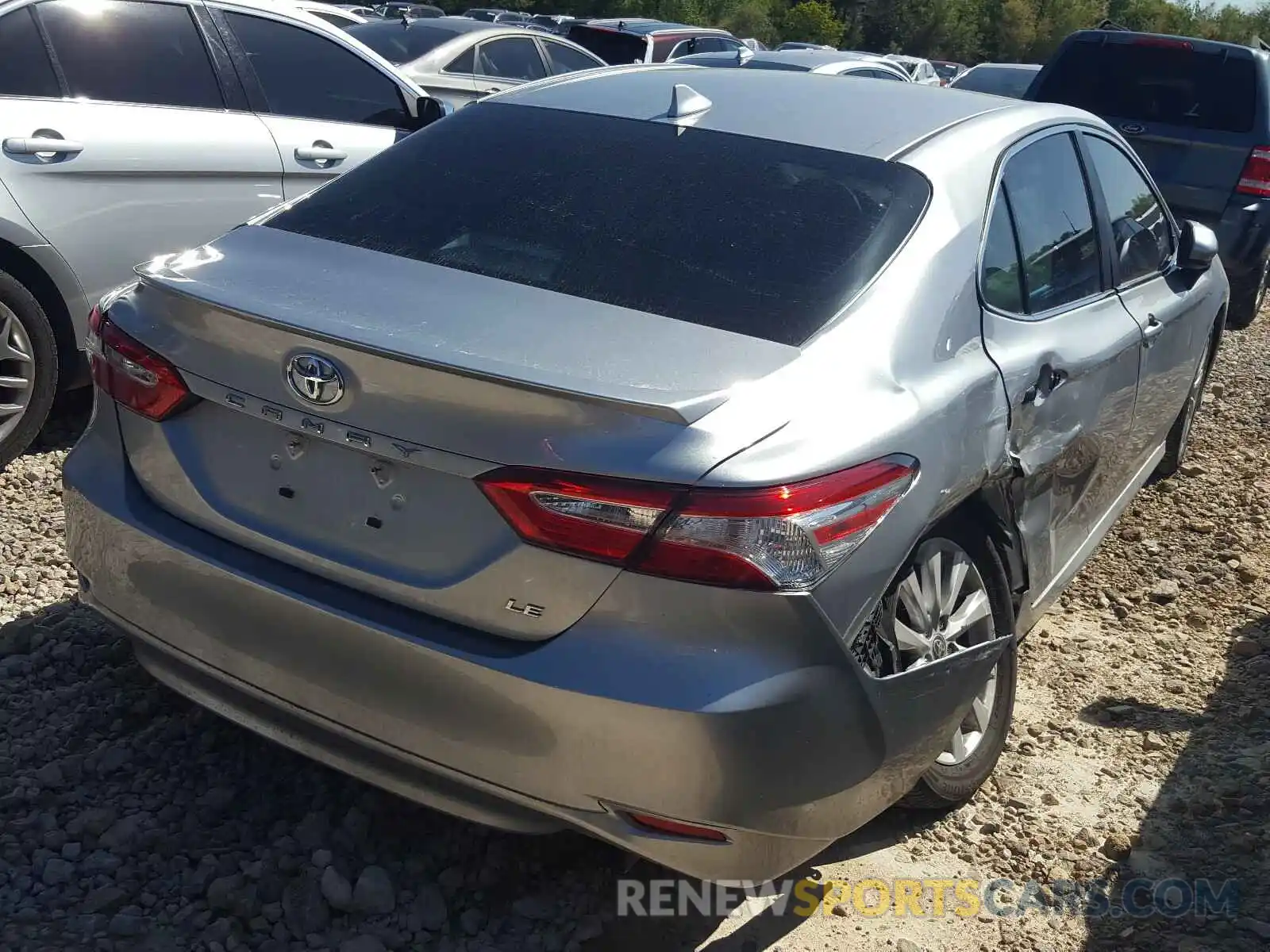 4 Photograph of a damaged car 4T1C11AK6LU985719 TOYOTA CAMRY 2020