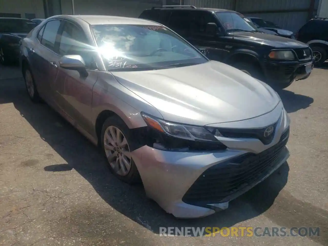 1 Photograph of a damaged car 4T1C11AK6LU985851 TOYOTA CAMRY 2020