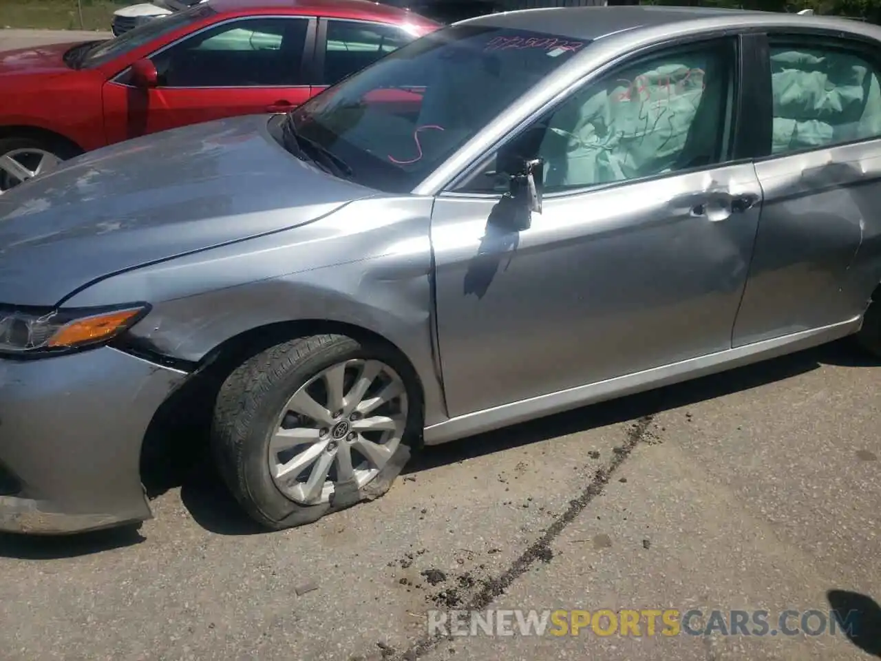 9 Photograph of a damaged car 4T1C11AK6LU985851 TOYOTA CAMRY 2020