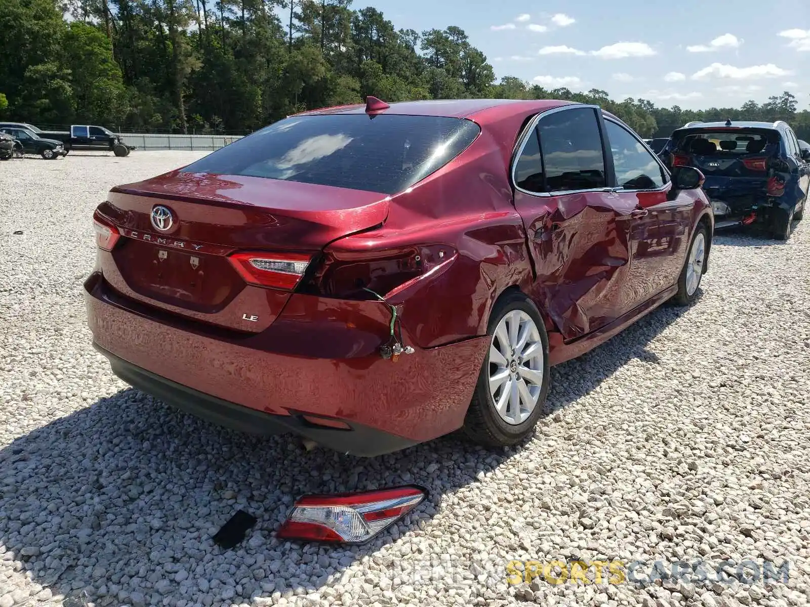 4 Photograph of a damaged car 4T1C11AK6LU986336 TOYOTA CAMRY 2020