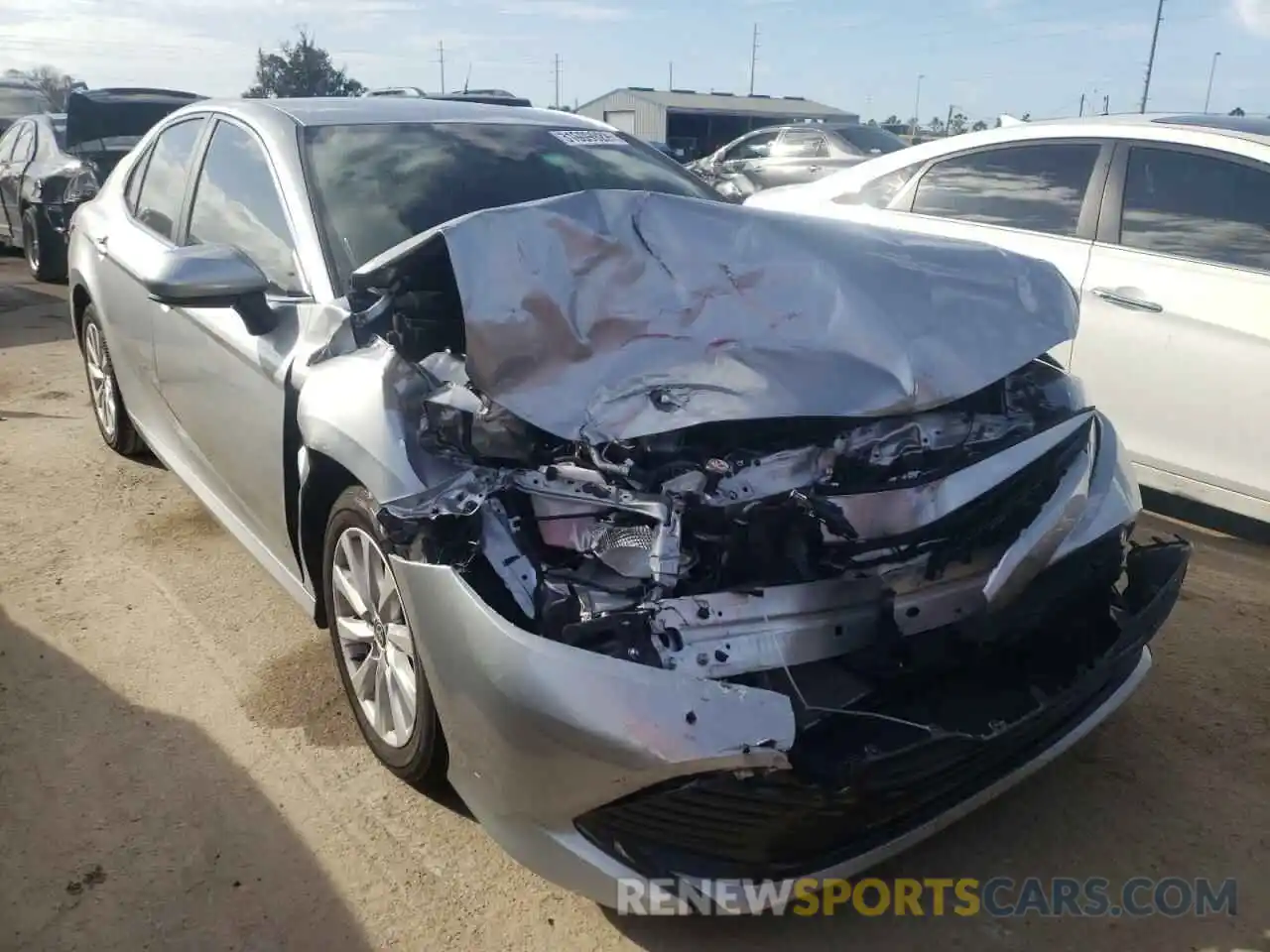 9 Photograph of a damaged car 4T1C11AK6LU987955 TOYOTA CAMRY 2020