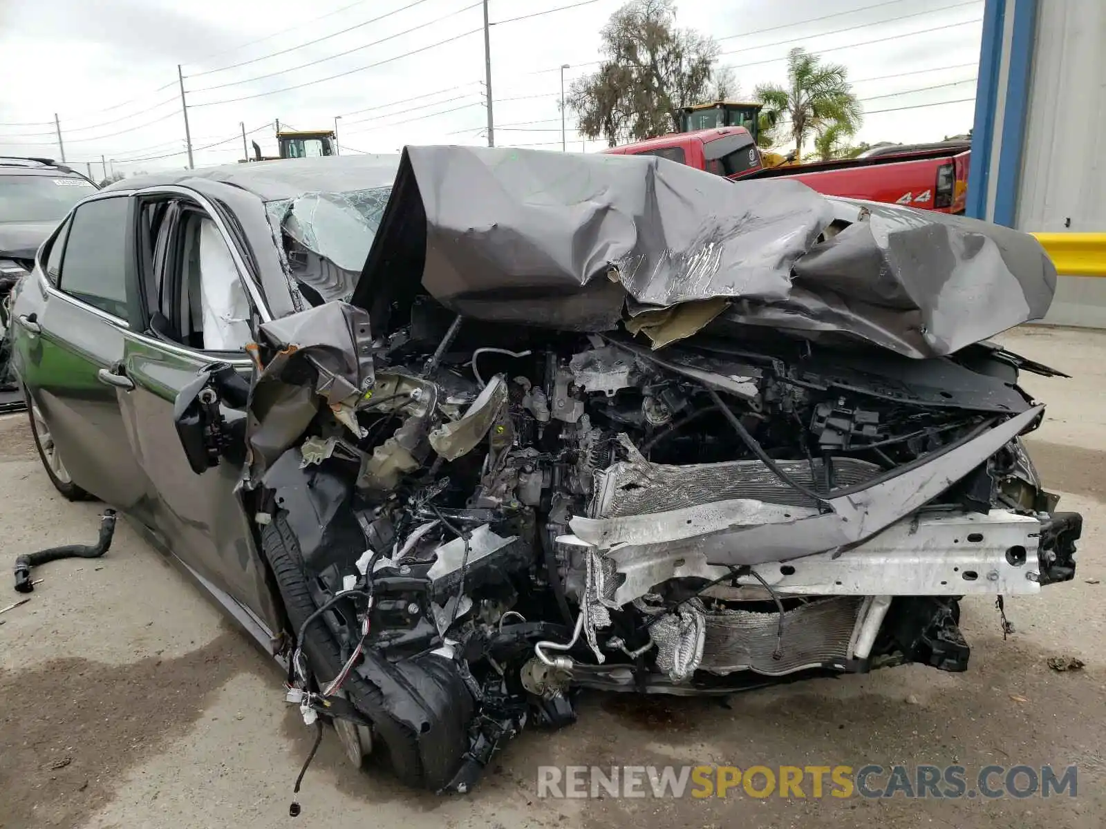 1 Photograph of a damaged car 4T1C11AK6LU990449 TOYOTA CAMRY 2020