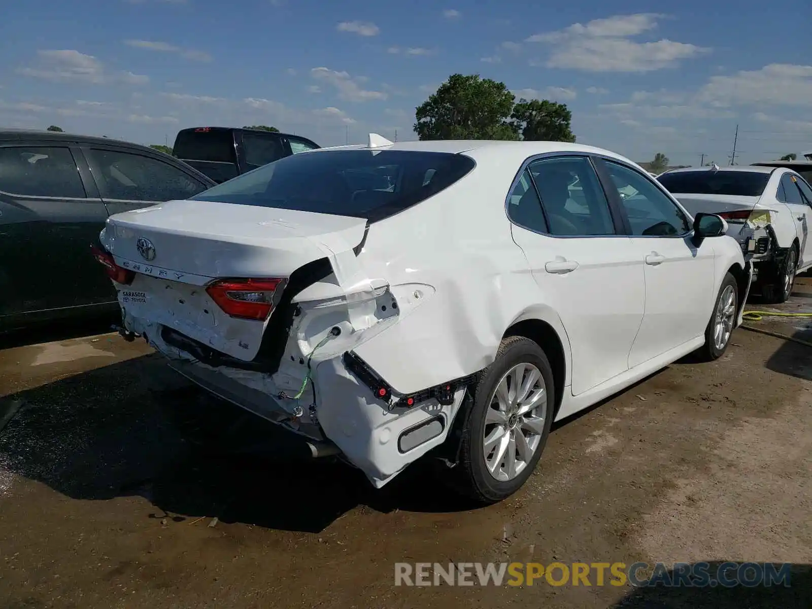 4 Photograph of a damaged car 4T1C11AK6LU997756 TOYOTA CAMRY 2020