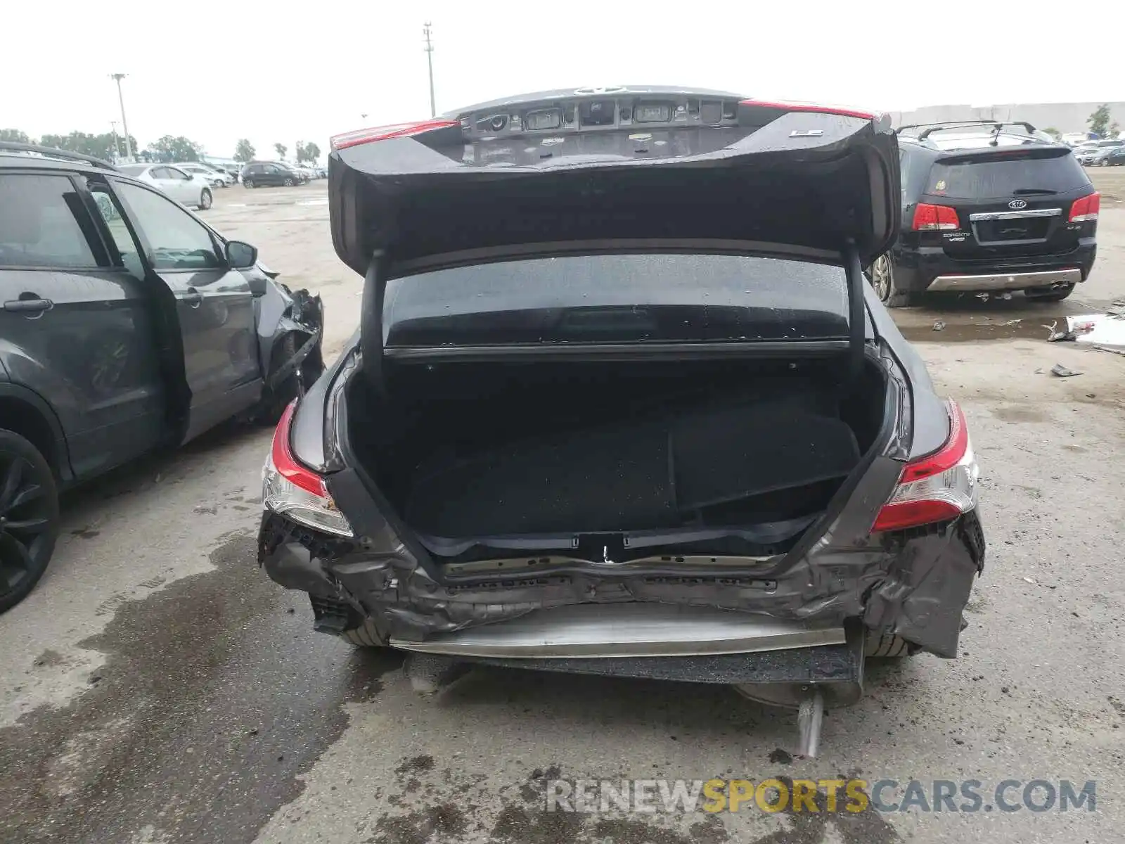 9 Photograph of a damaged car 4T1C11AK6LU999071 TOYOTA CAMRY 2020