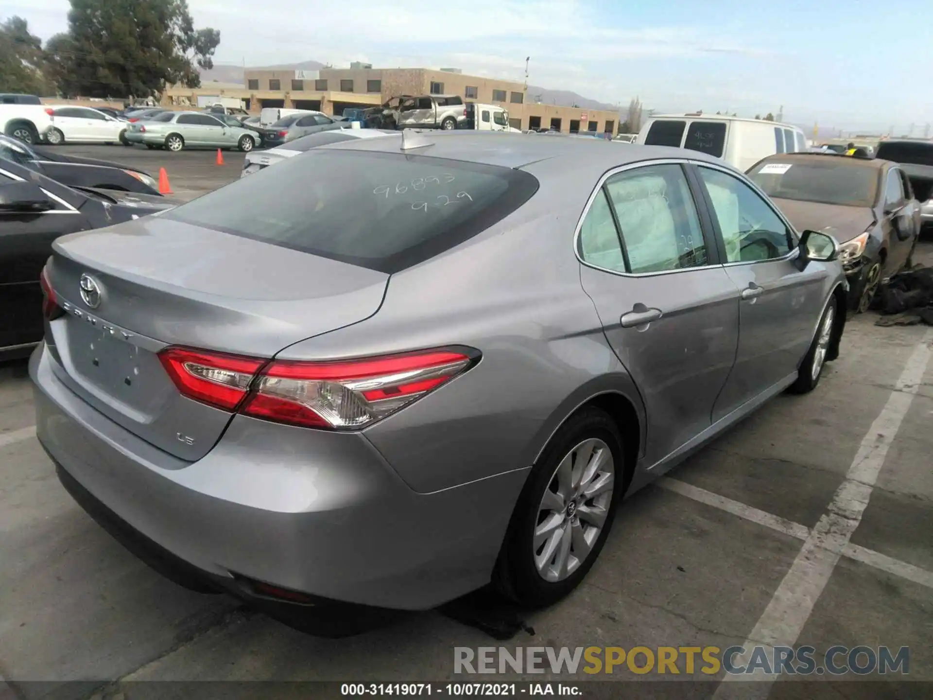 4 Photograph of a damaged car 4T1C11AK7LU321428 TOYOTA CAMRY 2020