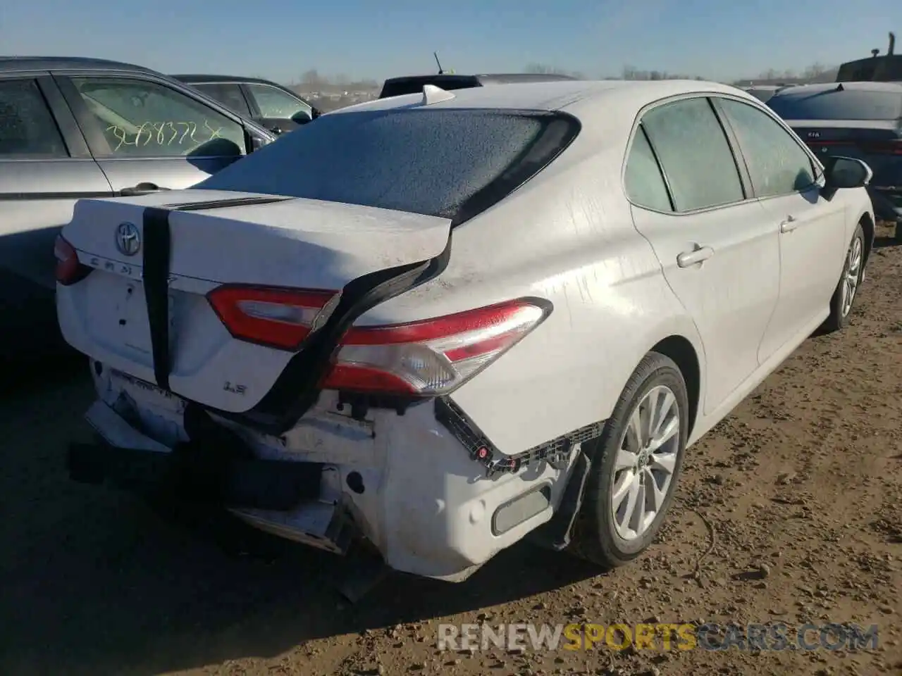 4 Photograph of a damaged car 4T1C11AK7LU336205 TOYOTA CAMRY 2020