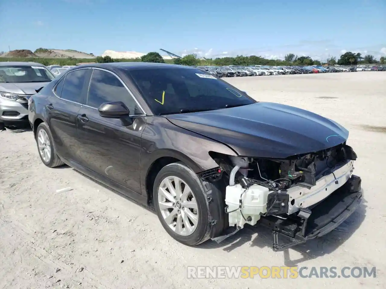 1 Photograph of a damaged car 4T1C11AK7LU337564 TOYOTA CAMRY 2020