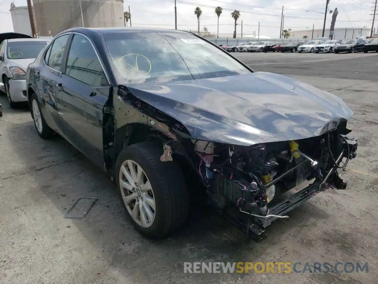 1 Photograph of a damaged car 4T1C11AK7LU338598 TOYOTA CAMRY 2020