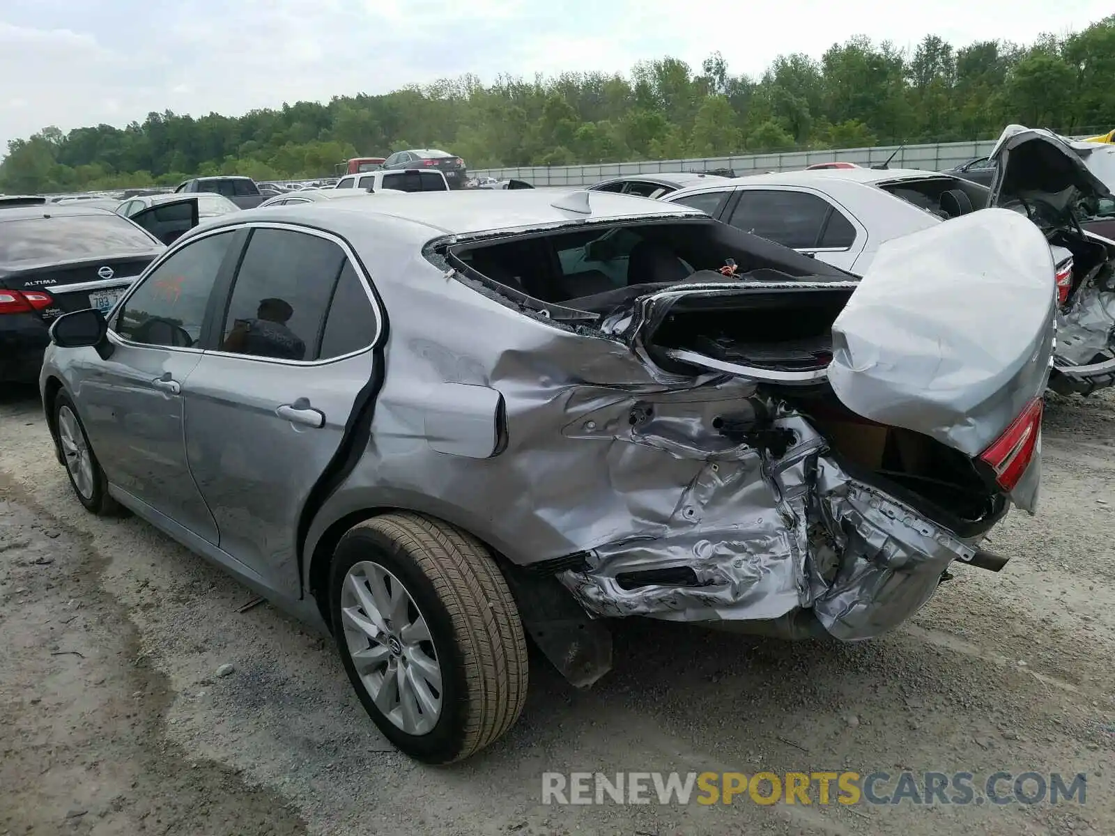 3 Photograph of a damaged car 4T1C11AK7LU340173 TOYOTA CAMRY 2020