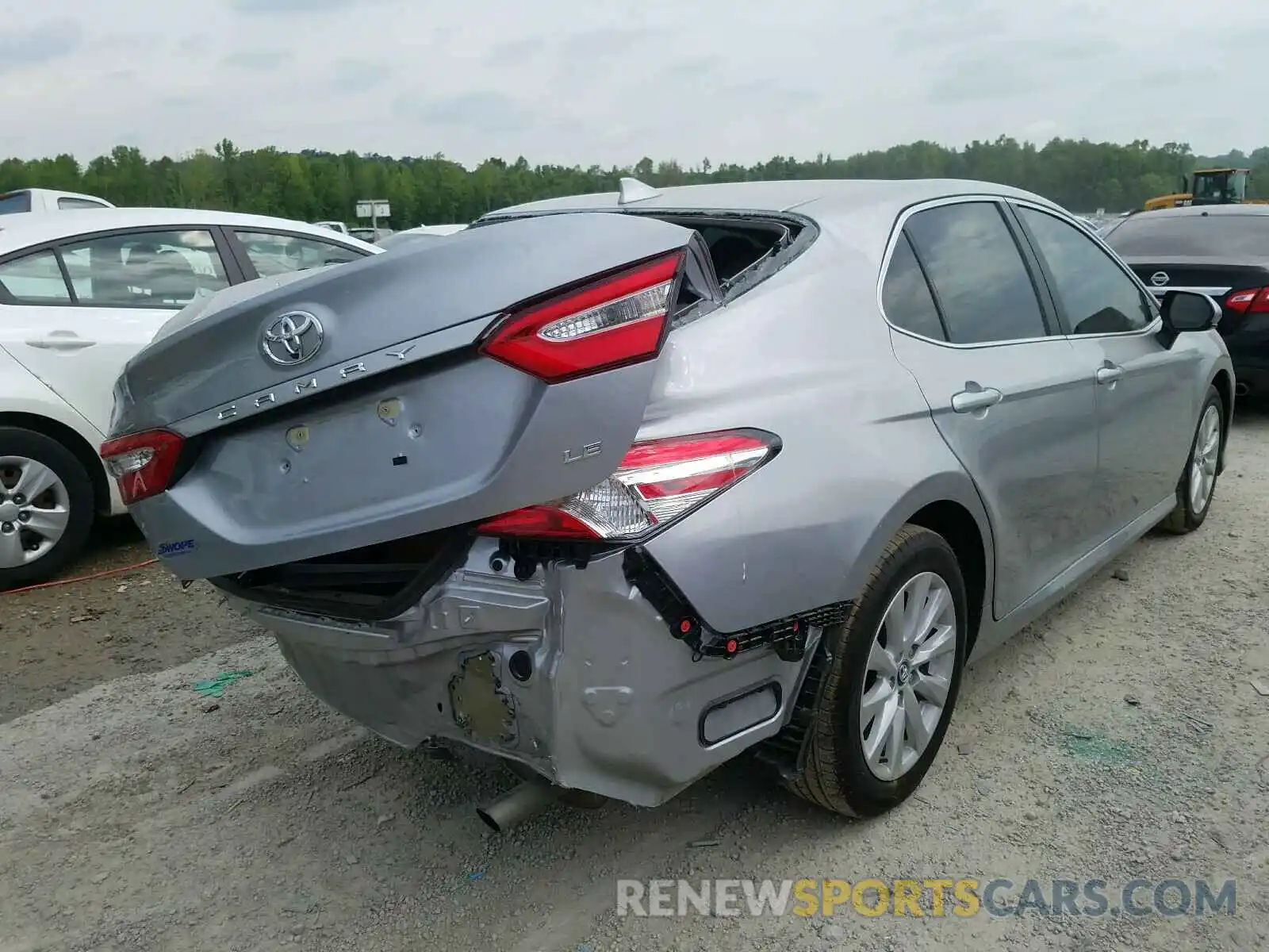 4 Photograph of a damaged car 4T1C11AK7LU340173 TOYOTA CAMRY 2020