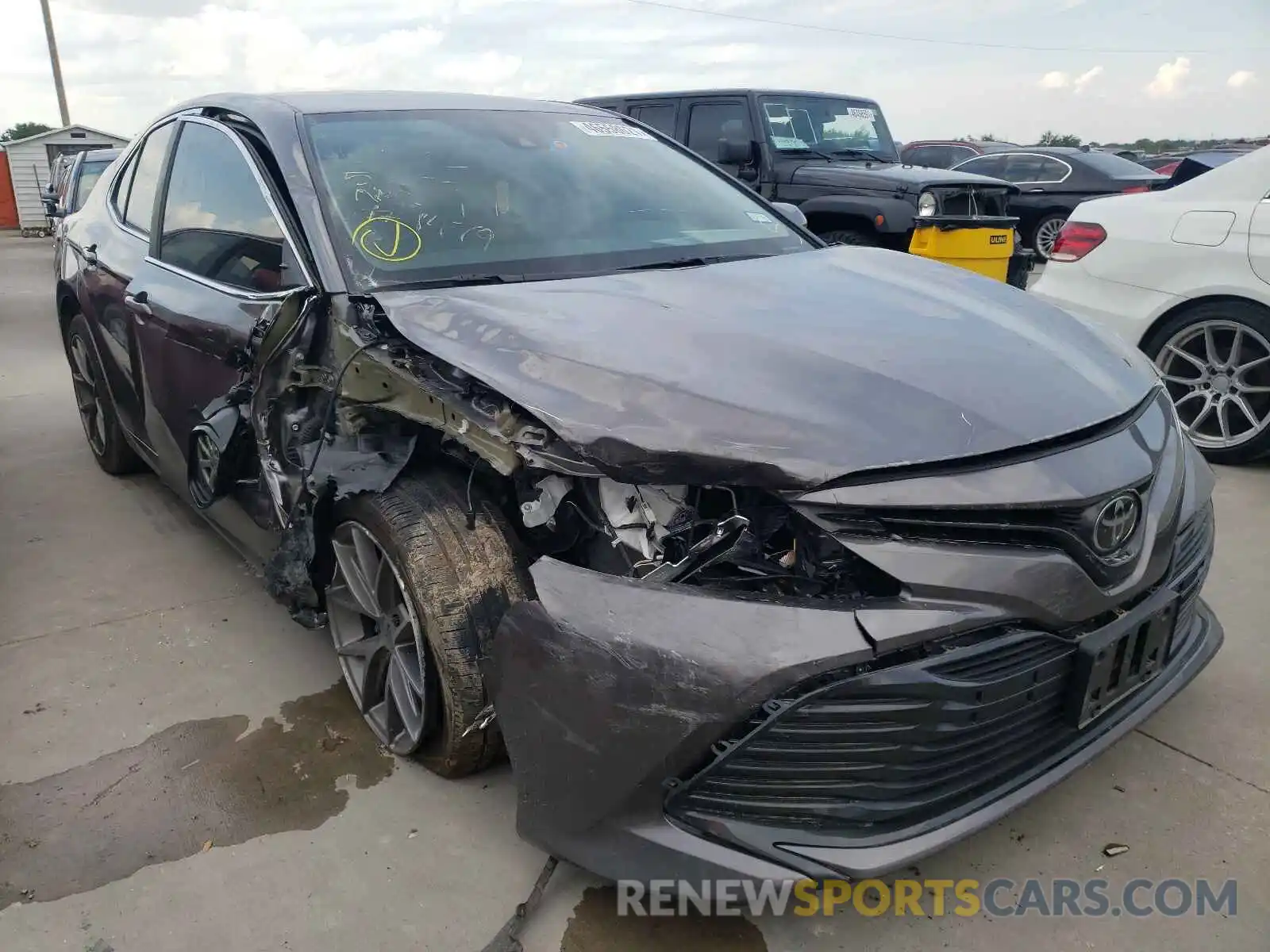 1 Photograph of a damaged car 4T1C11AK7LU341436 TOYOTA CAMRY 2020