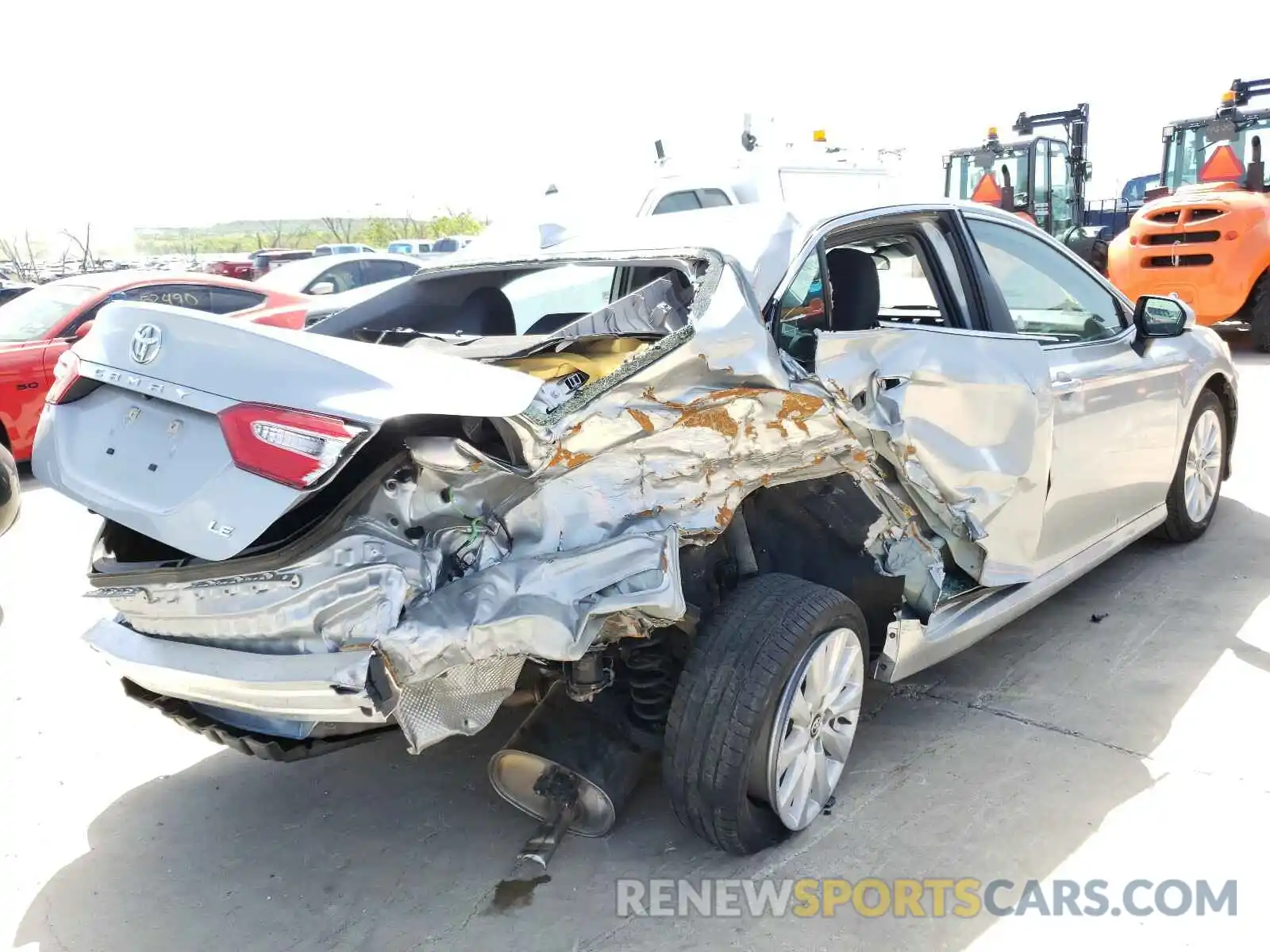 4 Photograph of a damaged car 4T1C11AK7LU341825 TOYOTA CAMRY 2020