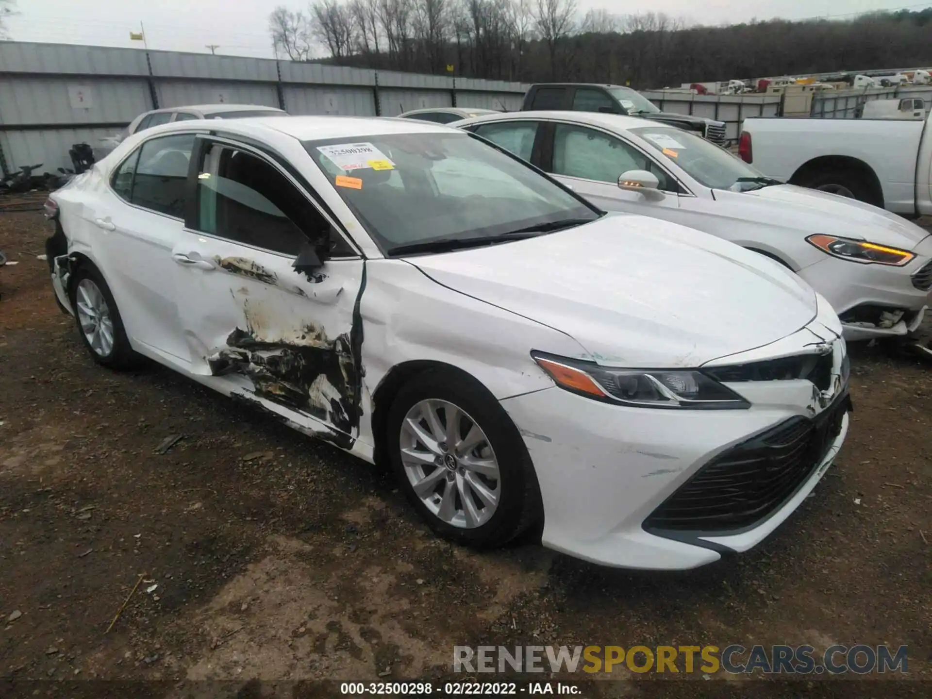 1 Photograph of a damaged car 4T1C11AK7LU343669 TOYOTA CAMRY 2020