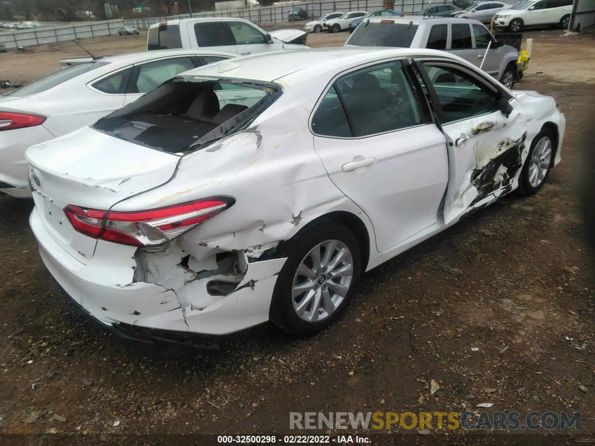 4 Photograph of a damaged car 4T1C11AK7LU343669 TOYOTA CAMRY 2020