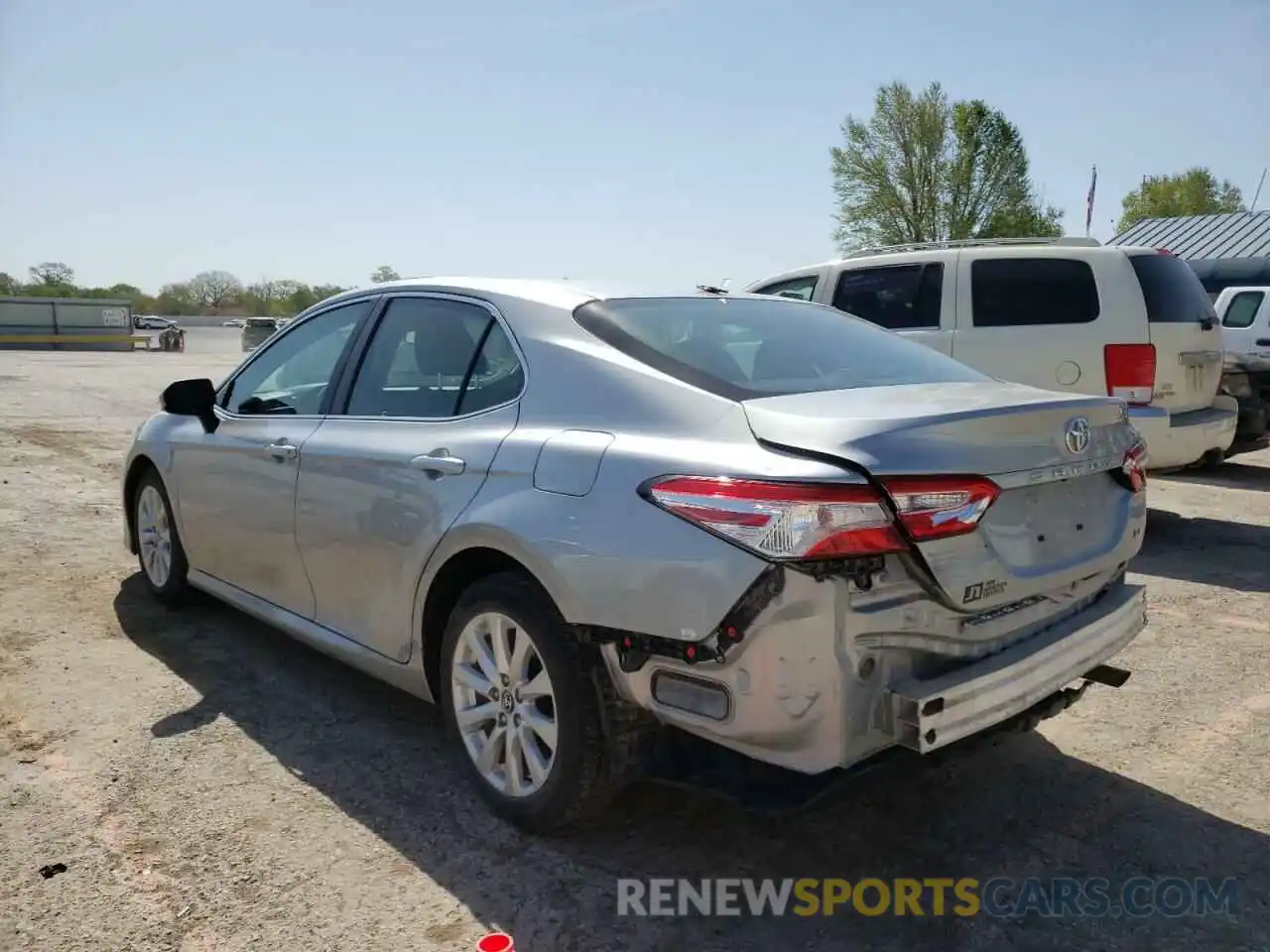 3 Photograph of a damaged car 4T1C11AK7LU344434 TOYOTA CAMRY 2020