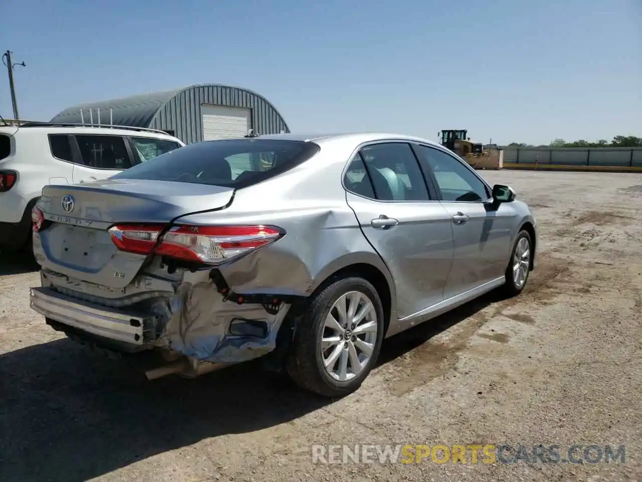 4 Photograph of a damaged car 4T1C11AK7LU344434 TOYOTA CAMRY 2020