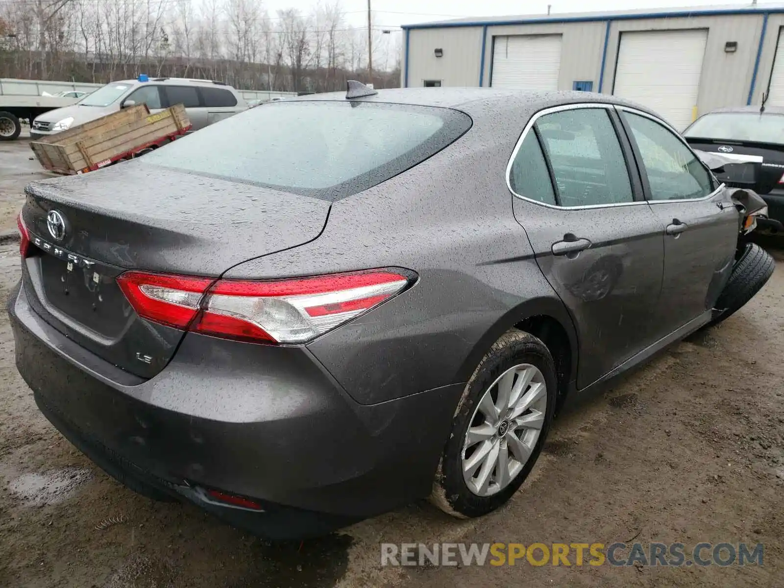 4 Photograph of a damaged car 4T1C11AK7LU360729 TOYOTA CAMRY 2020