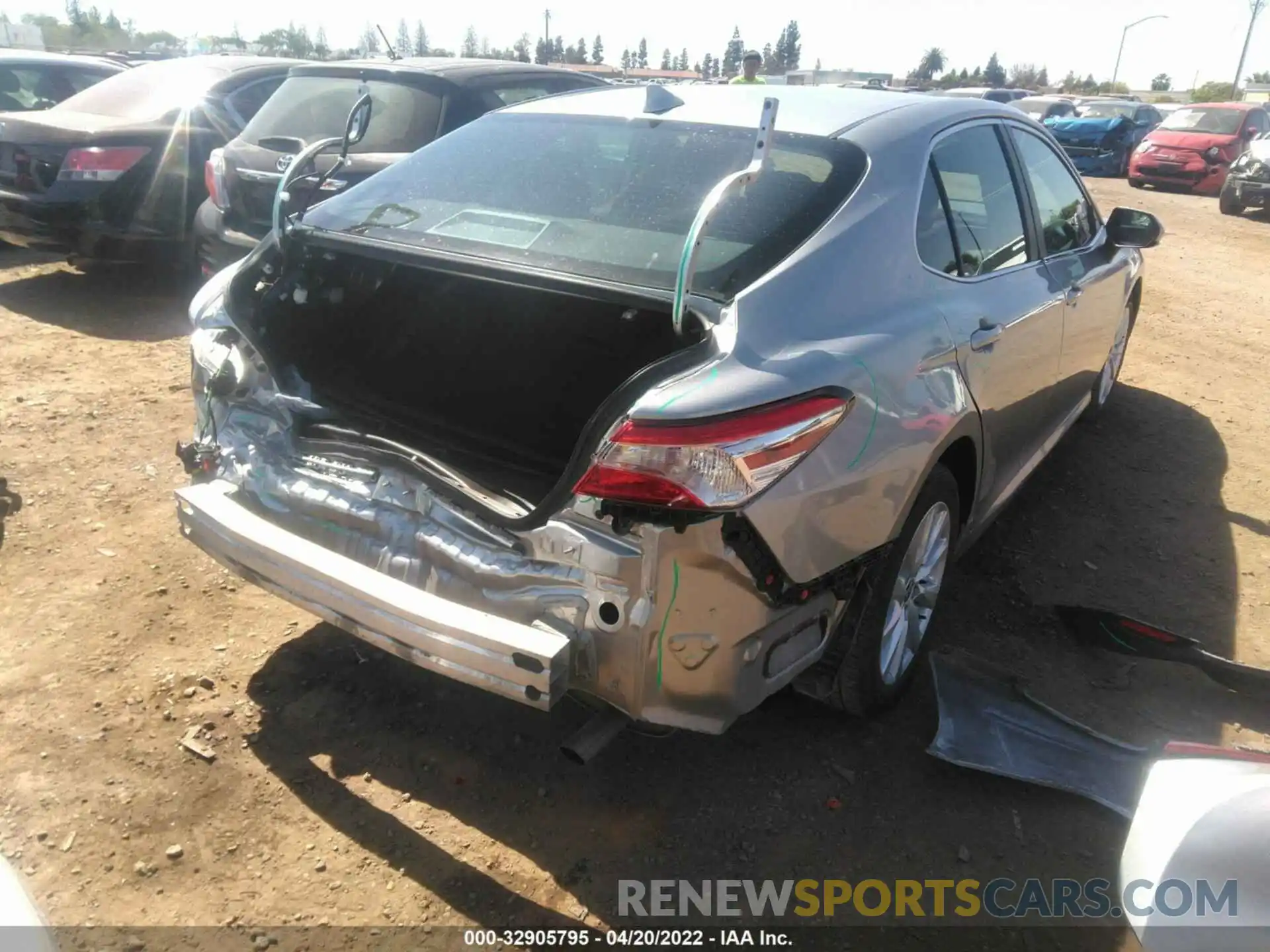 4 Photograph of a damaged car 4T1C11AK7LU362979 TOYOTA CAMRY 2020