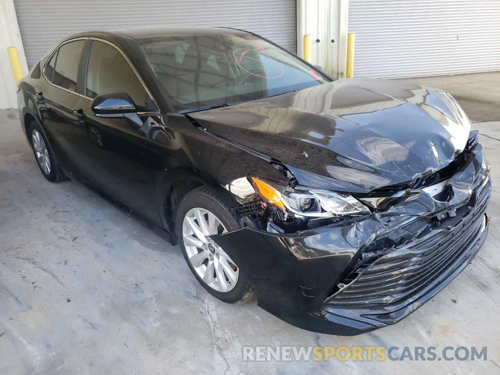 1 Photograph of a damaged car 4T1C11AK7LU383346 TOYOTA CAMRY 2020