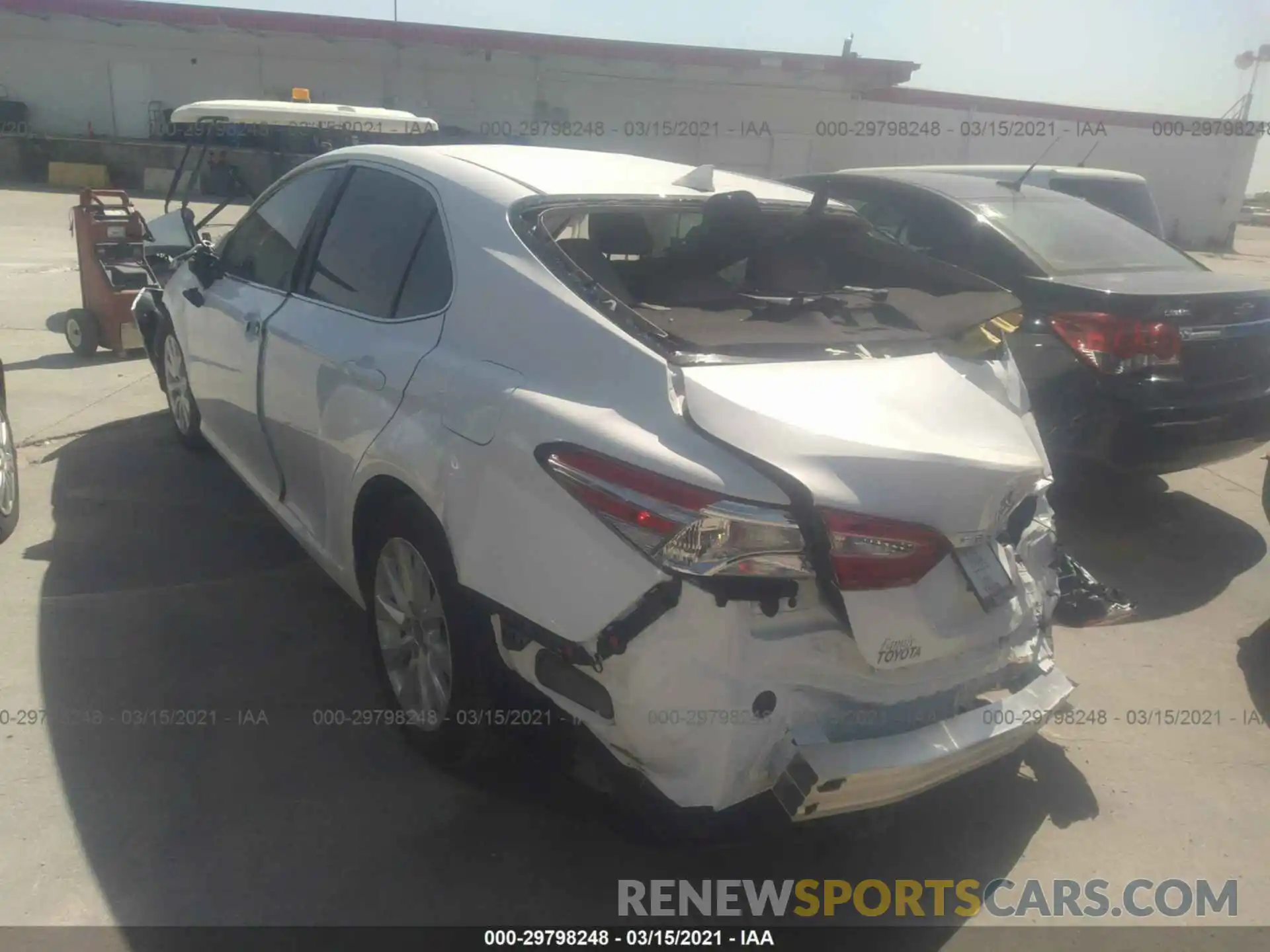 3 Photograph of a damaged car 4T1C11AK7LU390216 TOYOTA CAMRY 2020