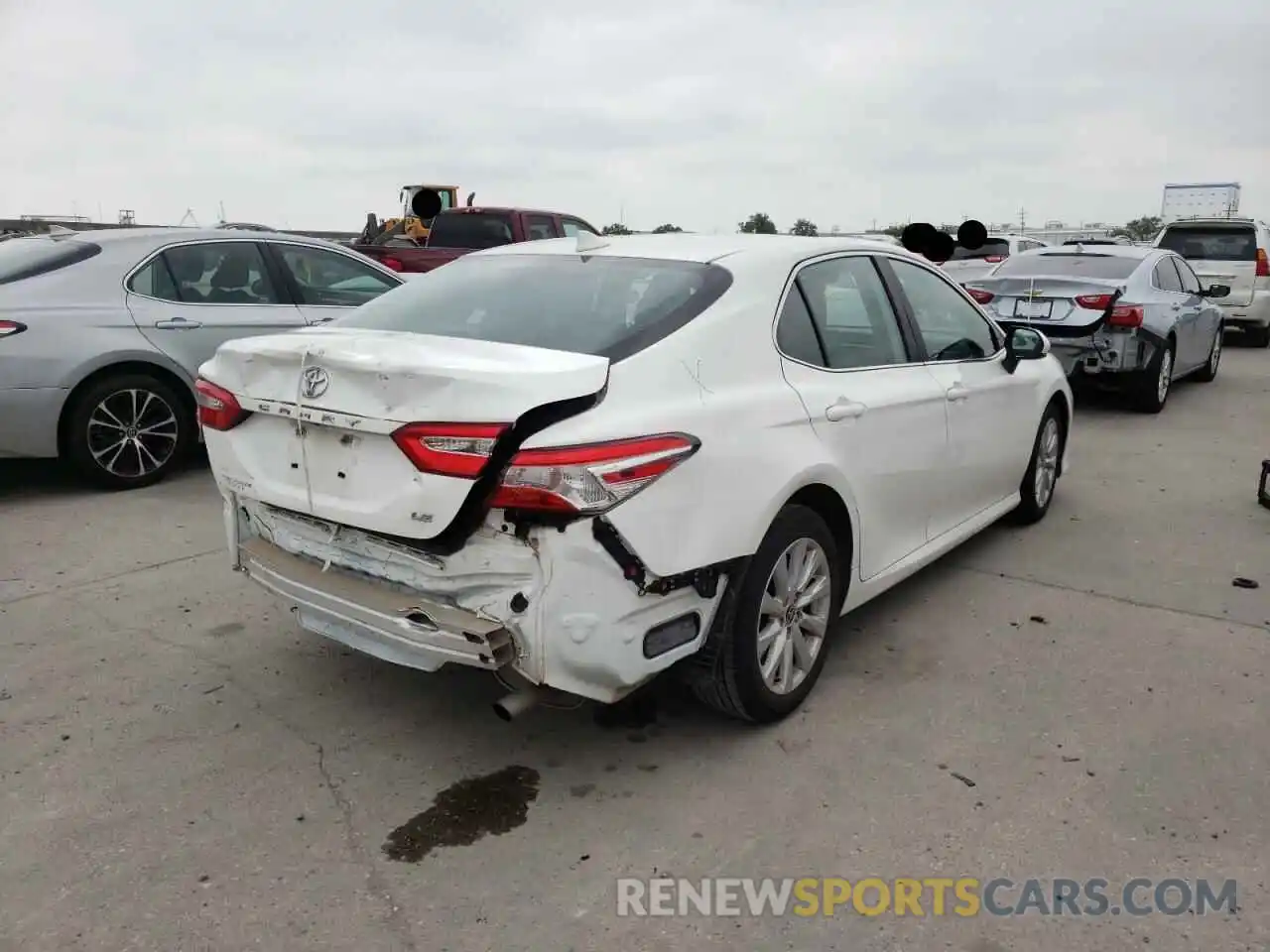 4 Photograph of a damaged car 4T1C11AK7LU399336 TOYOTA CAMRY 2020