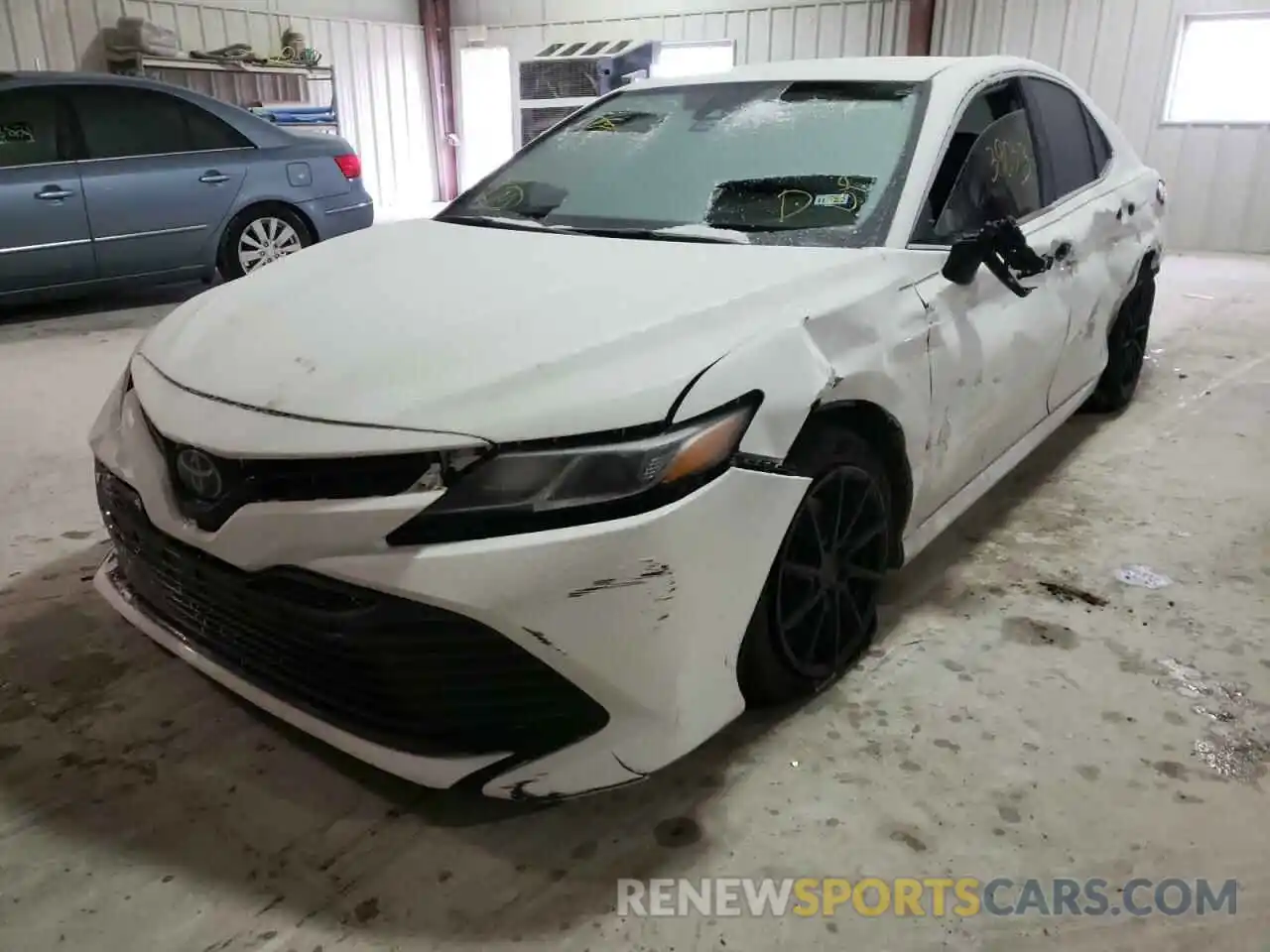 2 Photograph of a damaged car 4T1C11AK7LU399692 TOYOTA CAMRY 2020