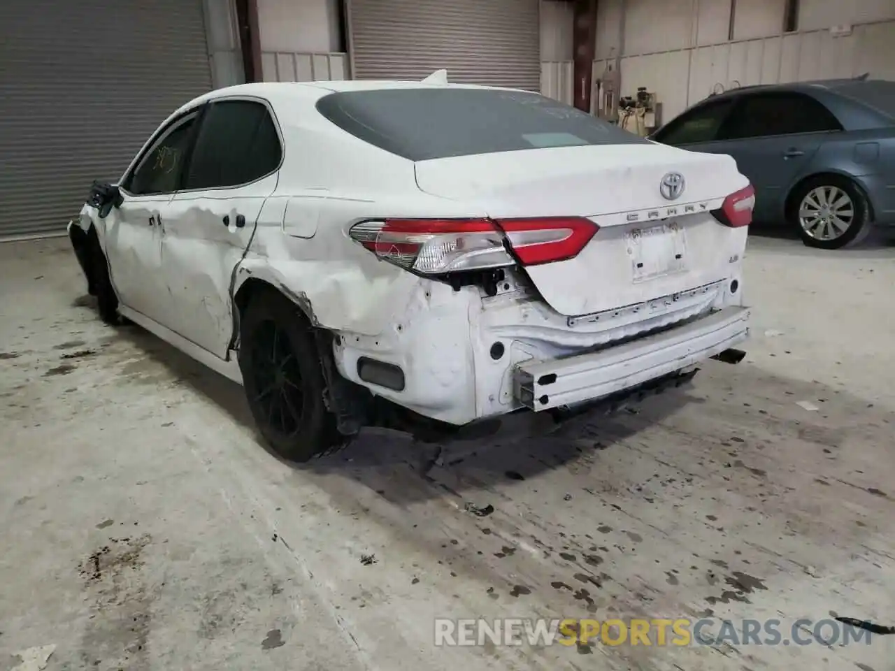 3 Photograph of a damaged car 4T1C11AK7LU399692 TOYOTA CAMRY 2020