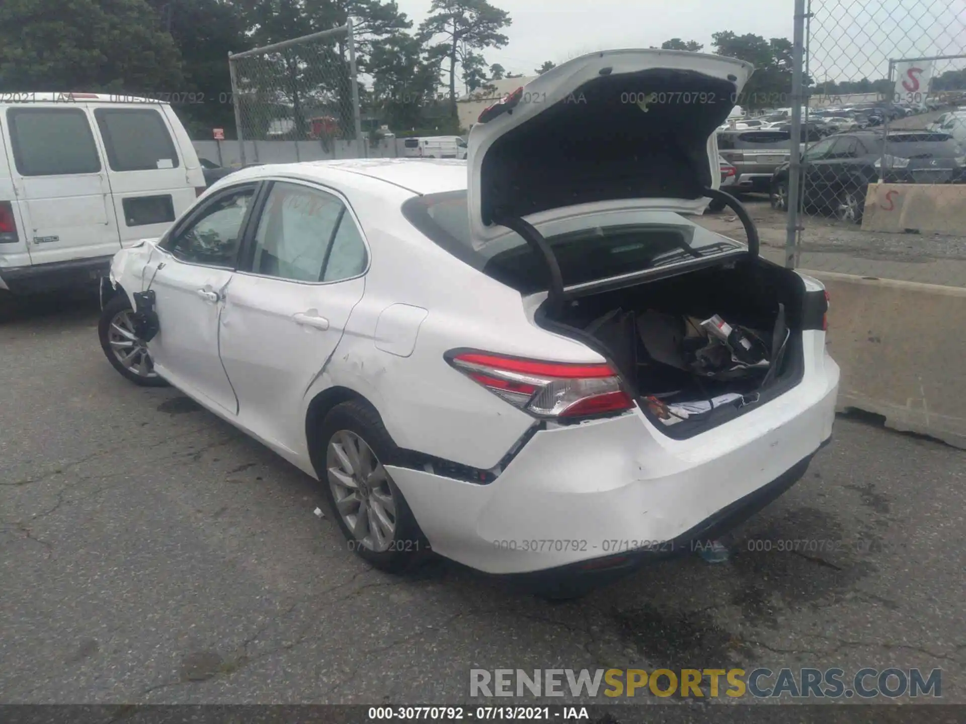 3 Photograph of a damaged car 4T1C11AK7LU399823 TOYOTA CAMRY 2020