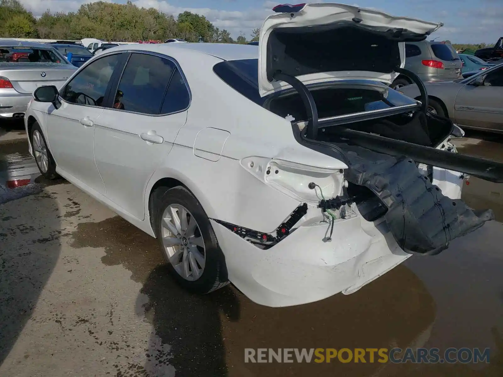 3 Photograph of a damaged car 4T1C11AK7LU858199 TOYOTA CAMRY 2020