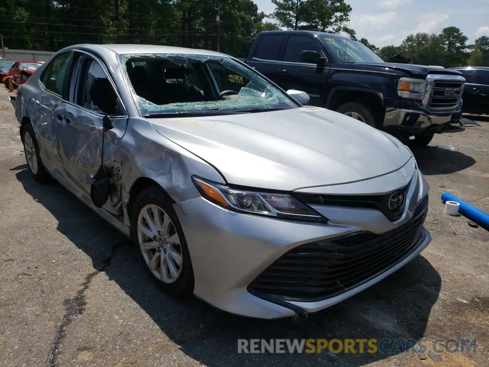 1 Photograph of a damaged car 4T1C11AK7LU861765 TOYOTA CAMRY 2020