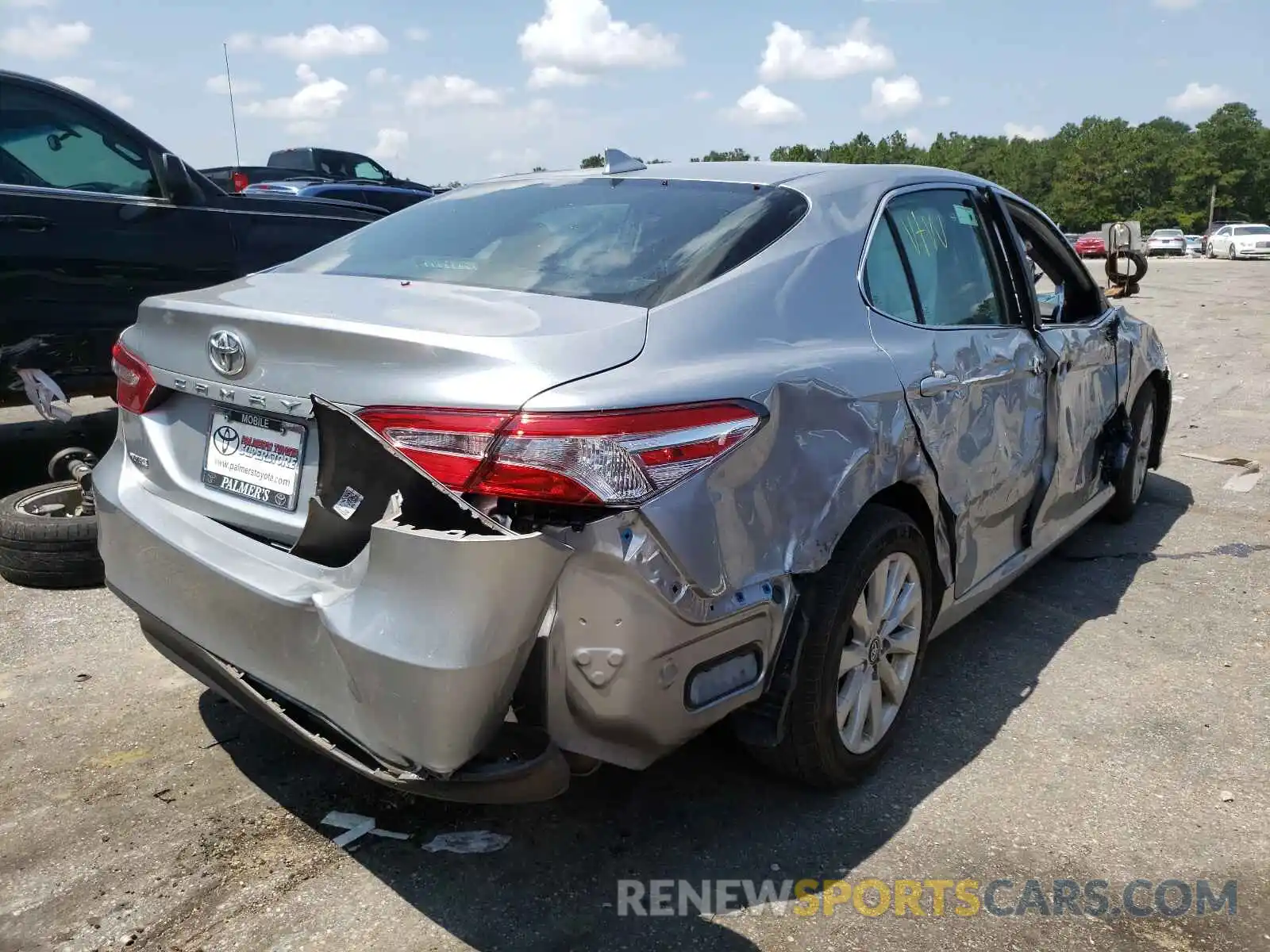 4 Photograph of a damaged car 4T1C11AK7LU861765 TOYOTA CAMRY 2020